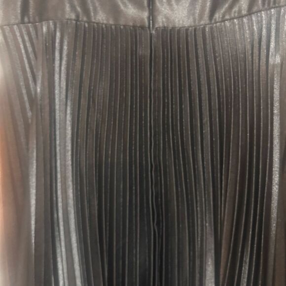 Badgley Mischka Black Satin Lace
Pleated Gown | Size6 - Picture 8 of 10